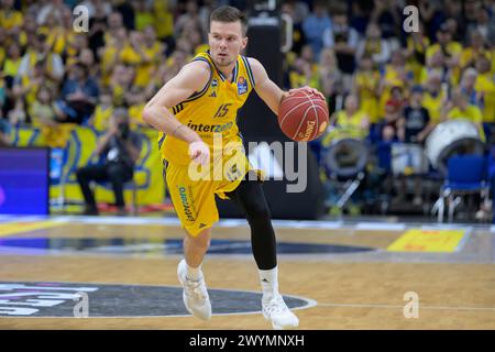 Martin Hermansson (Alba Berlin, 15),während des Spieltages, Alba Berlin vs Alba Berlin vs MHP Riesen Ludwigsburg, BBL, Basketball, Uber Arena, 07.04. 2024, Quelle: HMB Media/Uwe Koch/Alamy Live News Stockfoto