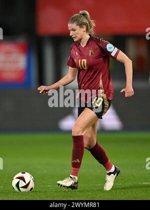 LEUVEN - Justine Vanhaevermaet aus Belgien während des Qualifikationsspiels der Frauen in der Gruppe A2 zwischen Belgien und Spanien im den Dreef Stadium am 5. April 2024 in Leuven, Belgien. ANP | Hollandse Hoogte | GERRIT VAN COLOGNE Stockfoto