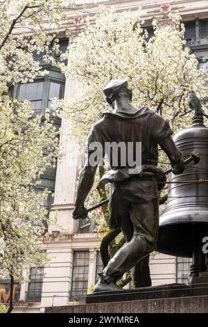 James Gordon Bennett Monument, Herald Square Park, New York City, USA 2024 Stockfoto