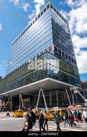 Die renovierte Fassade der Penn Station und der Eingang zum Madison Square Garden befinden sich an der Seventh Avenue, 2024, New York City, USA Stockfoto