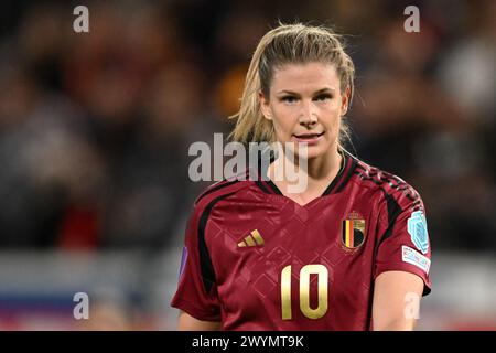 LEUVEN - Justine Vanhaevermaet aus Belgien während des Qualifikationsspiels der Frauen in der Gruppe A2 zwischen Belgien und Spanien im den Dreef Stadium am 5. April 2024 in Leuven, Belgien. ANP | Hollandse Hoogte | GERRIT VAN COLOGNE Stockfoto