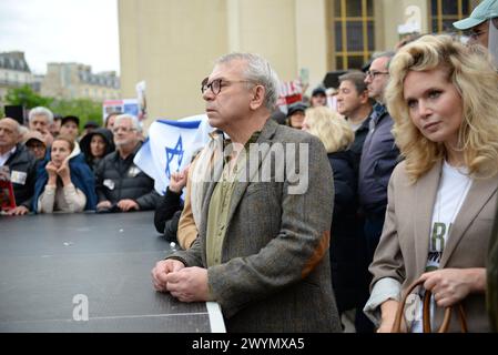 UN rassemblement pour demander la libération des otages Prisonniers du hamas, a eu lieu à Paris pour les 6 mois du massacre du 7 octobre Stockfoto