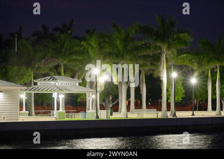 Öffentliche Toiletten am Harborwalk im Gilchrist Park in Punta Gorda, Florida Stockfoto