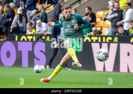 Sydney Van Hooijoonk aus Norwich City wird am Samstag, den 6. April 2024, vor dem Sky Bet Championship-Spiel zwischen Norwich City und Ipswich Town in der Carrow Road, Norwich, beobachtet. (Foto: David Watts | MI News) Credit: MI News & Sport /Alamy Live News Stockfoto