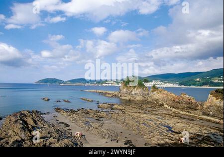 OS Castelos Felsformationen am Strand, Viveiro. Provinz Lugo, Galicien, Spanien. Stockfoto