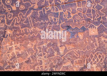 Sinagua-Indische Petroglyphen (1150-1400 n. Chr.). V-Bar-V Ranch Kulturerbe. Rimrock, Arizona, von Dominique Braud/Dembinsky Photo Assoc Stockfoto