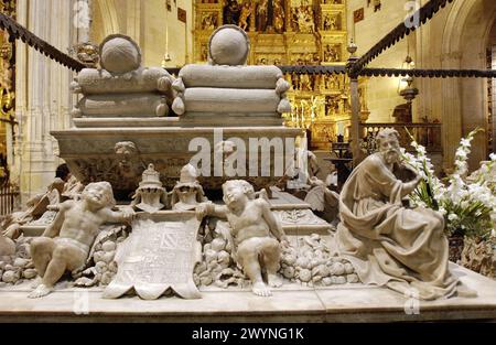 Katholisches monarchengruft von Domenico Fancelli (16. Jahrhundert) in der Königlichen Kapelle der Kathedrale. Granada. Spanien. Stockfoto