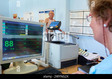 Kardiale Rehabilitation, Krankenhaus Donostia, San Sebastian, Gipuzkoa, Baskenland, Spanien. Stockfoto