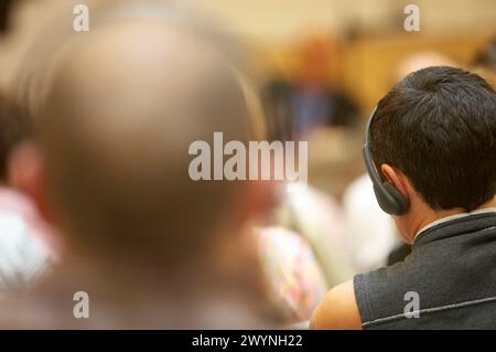 Konferenz, Simultandolmetscher. Bioterra, Messe für ökologische Produkte, ökologisches Management und Umwelt, FICOBA, Internationale Messe der Baskenküste. Irun, Gipuzkoa, Baskenland, Spanien. Stockfoto