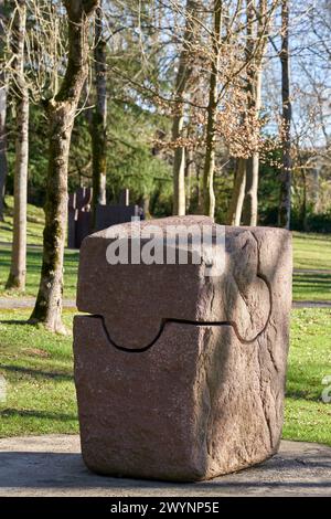 "Stone I, Granit", 1991, Eduardo Chillida (1924-2002), Chillida Leku Museoa, Donostia, San Sebastian, Baskenland, Spanien. Stockfoto