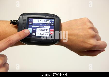 Tragbares Gerät zur Fernsteuerung von Medienzentren auf Basis des Linux-Betriebssystems, wasserdichter/stoßfester Touchscreen, Electronics Lab, Tecnalia Research & Innovation, Zamudio, Bizkaia, Euskadi, Spanien. Stockfoto