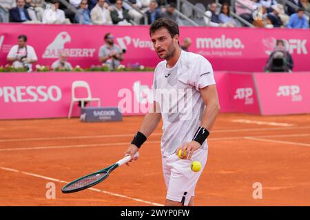 Estoril, Portugal. April 2024. Pedro Martinez reagierte beim Finale des Millennium Estoril Open ATP 250 Tennis Turniers im Clube de Tenis do Estoril. Endergebnis: Pedro Martinez 0:2 Hubert Hurkacz Credit: SOPA Images Limited/Alamy Live News Stockfoto