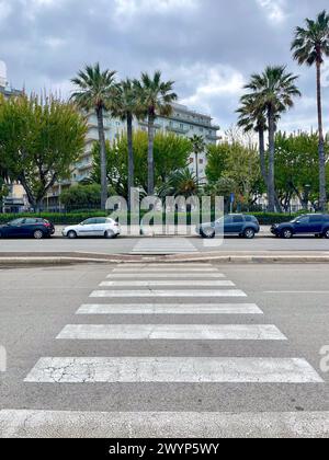 Metropolitanstadt Bari, Italien, Strandscheibe e Pomodoro, Theater Margherita, öffentliche Gebäude, Adria, Region Apulien, Hauptstadt von Bari, Europa Stockfoto