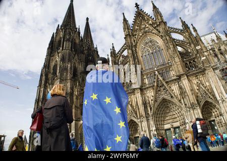 Köln, Deutschland, 07. April 2024. Köln, Deutschland, 07. April 2024. Dutzende von Menschen nehmen an der Demo unter dem Motto „DIVERSITY WINS“ Teil. Stockfoto