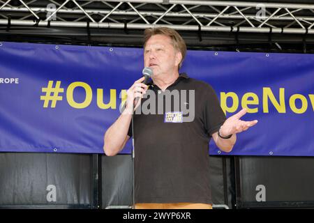 Köln, Deutschland, 07. April 2024. Köln, Deutschland, 07. April 2024. Dutzende von Menschen nehmen an der Demo unter dem Motto „DIVERSITY WINS“ Teil. Stockfoto