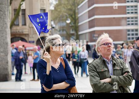 Köln, Deutschland, 07. April 2024. Köln, Deutschland, 07. April 2024. Dutzende von Menschen nehmen an der Demo unter dem Motto „DIVERSITY WINS“ Teil. Stockfoto