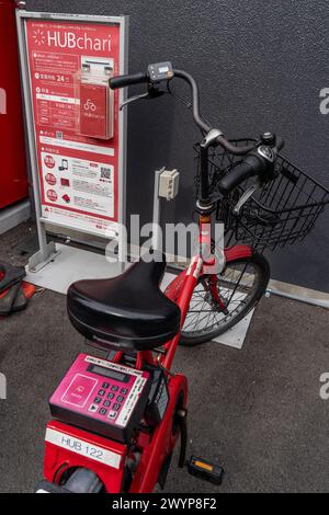 Fahrradverleih auf der Straße in Osaka, Japan Stockfoto