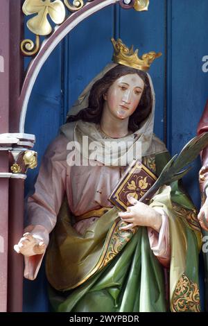 Heilige Katharina von Alexandria, Statue auf dem Altar der Heiligen Fabian und Sebastian in der Pfarrkirche unserer Lieben Frau von Wundern in Ostarije, Kroatien Stockfoto