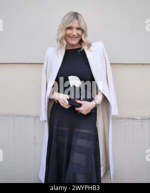 Natasha Stefanenko Street-Style-Outfit nach der Modenschau Chiara Boni während der Milano Fashion Week 2024 Woman Collection Stockfoto