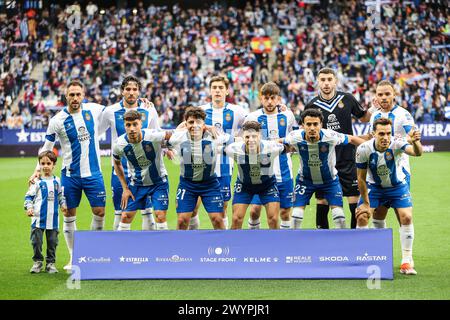 Barcelona, Spanien. April 2024. Das Startelf von Espanyol für das LaLiga-2-Spiel zwischen Espanyol und Albacete im Stage Front Stadium in Barcelona. (Foto: Gonzales Photo/Alamy Live News Stockfoto