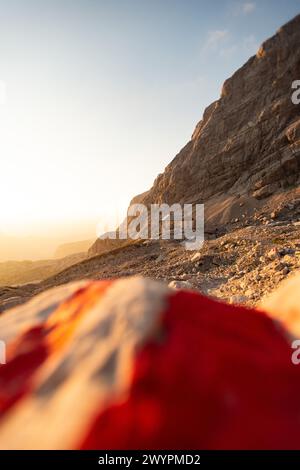 Wanderung den Gosauseen zur Adamekhütte am Fuße des Dachsteinsteingletscher, Oberösterreich, Österreich. Im Bild: Die Adamekhütte am 08.08.2020. // Wanderung durch den Gosausee zur Adamekhütte am Fuße des Dachsteingletschers, Oberösterreich, Österreich. Im Bild: Die Adamekhütte 8. August 2020. - 20200808 PD13549 Credit: APA-PictureDesk/Alamy Live News Stockfoto