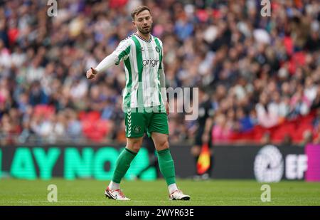 LONDON, ENGLAND – 7. APRIL: Matt Butcher of Wycombe Wanderers beim Bristol Street Motors Trophy Final zwischen Peterborough United und Wycombe Wanderers im Wembley Stadium am 7. April 2024 in London. (Foto: Dylan Hepworth/MB Media) Stockfoto