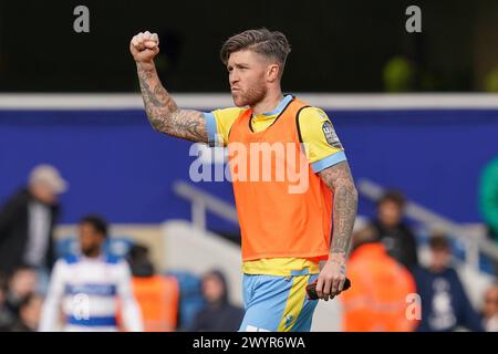 London, Großbritannien. April 2024. Sheffield Wednesday Mittelfeldspieler Josh Windass (11) feiert den Sieg beim Queens Park Rangers FC gegen Sheffield Wednesday FC im MATRADE Loftus Road Stadium, London, Großbritannien am 6. April 2024 Credit: Every Second Media/Alamy Live News Stockfoto