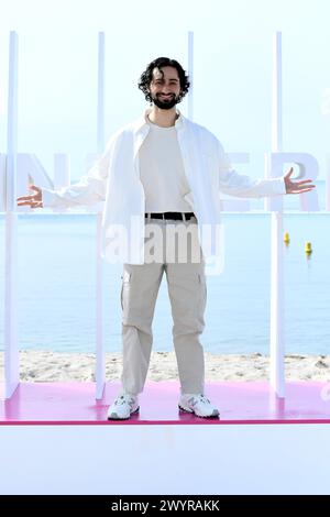 Cannes, Frankreich. April 2024. Cannes - 7. Internationales Canneseries Festival - Photocall 'Dumbsday' - Cengiz Al Credit: Unabhängige Fotoagentur/Alamy Live News Stockfoto