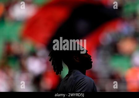 Mailand, Italien. April 2024. Rafael Leao des AC Mailand beim Fußballspiel der Serie A zwischen AC Mailand und US Lecce im San Siro Stadion in Mailand, Italien - Samstag, 6. April 2024. Sport - Fußball . (Foto: Fabio Ferrari/LaPresse) Credit: LaPresse/Alamy Live News Stockfoto