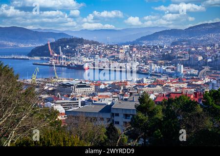 Puerto y Ria de Vigo, Vista desde Parque Monte do Castro, Vigo, Pontevedra, Galicien, Spanien. Stockfoto