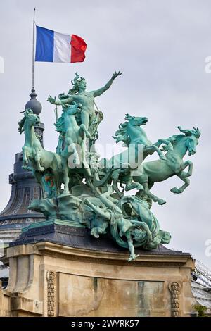 LHarmonie Triomphant de la Discorde, Bildhauer Georges Récipon, Grand Palais, Paris, Frankreich. Stockfoto