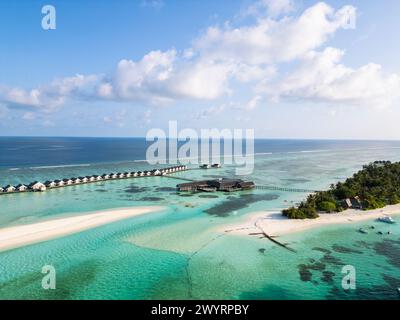 Luxusresort in der Nähe der Insel Dhigurah auf den Malediven im südlichen Ari Atoll Stockfoto