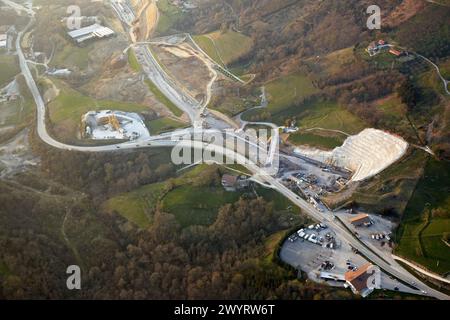 Bauarbeiten für den AVE (Hochgeschwindigkeitszug) in der Nähe von San Sebastián. Donostia, Gipuzkoa, Baskenland, Spanien. Stockfoto