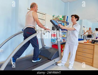 Kardiale Rehabilitation, Krankenhaus Donostia, San Sebastian, Gipuzkoa, Baskenland, Spanien. Stockfoto