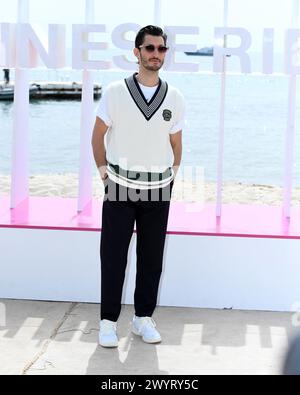 Cannes, Frankreich. April 2024. Cannes - 7. Internationales Canneseries Festival - Fotoruf “Fiasco” - Pierre Niney Credit: Unabhängige Fotoagentur/Alamy Live News Stockfoto