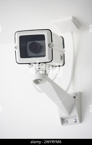 Überwachungskamera, Bürogebäude. Stockfoto