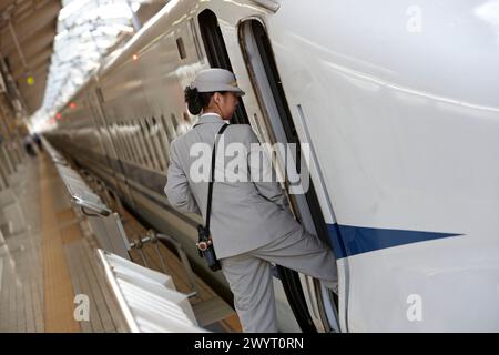 Shinkansen high-Speed-Bahn, Bahnhof, Kyoto, Japan. Stockfoto