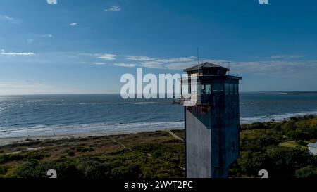 Charleston, SC, USA. November 2023. Luftaufnahme des Charleston Light Lighthouse auf Sullivans Island, South Carolina (Foto: © Walter G Arce SR Grindstone Medi/ASP) NUR ZUR REDAKTIONELLEN VERWENDUNG! Nicht für kommerzielle ZWECKE! Stockfoto