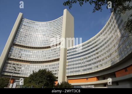 Vienna International Centre (VIC) alias UNO City, Campus und Gebäudekomplex, in dem Organisationen der Vereinten Nationen in Wien untergebracht sind. Österreich. Stockfoto