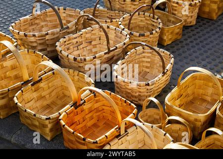 Handwerkliche Körbe, Ordizia Markt, spezieller Weihnachtsmarkt, Ordizia, Gipuzkoa, Baskenland, Spanien, Europa. Stockfoto