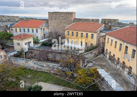 Das Heptapyrgion oder Yedikule (Sieben Türme), eine ehemalige Festung, später ein Gefängnis und heute ein Museum in Thessaloniki, Griechenland. Panoramablick auf das Gebäude Stockfoto