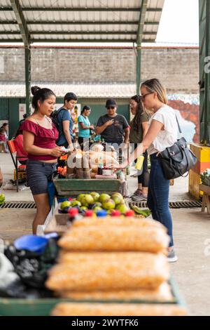 Lebensmittelmarkt, Cotundo, Provinz Napo, Amazonien, Ecuador Stockfoto