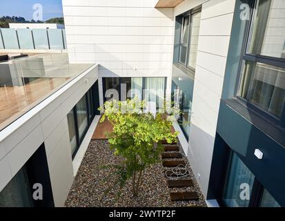 Villa mit Pool, Dulce María Loynaz Street, Donostia, San Sebastian, Gipuzkoa, Baskenland, Spanien, Europa. Stockfoto