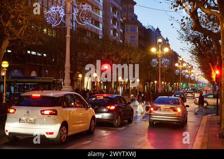 Avenida de La Libertad. Weihnachtsbeleuchtung. Donostia. San Sebastian. Gipuzkoa. Baskenland. Spanien. Stockfoto