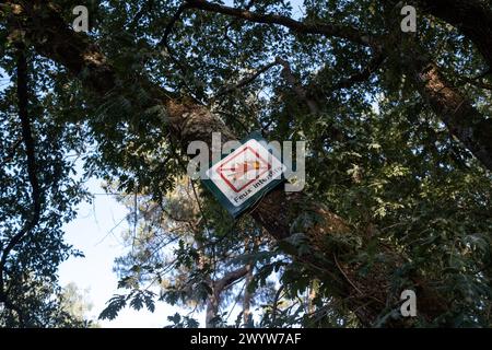 Warnung vor dem Brandverbot im Freizeitpark Etang de Malague während der Hitzewelle im Sommer in Maine-et-Loire am 19. Juli 2022. Panneau avertissant de Stockfoto