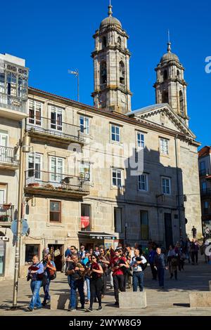 Gruppe von Pipern, Praza da Pedra, Concatedral de Santa María, Vigo, Pontevedra, Galicien, Spanien. Stockfoto