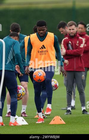 London Colney, Großbritannien. April 2024. Thomas Partey von Arsenal während der Trainingseinheit des Arsenal Teams vor dem 1. Leg-Spiel der UEFA Champions League gegen Bayern München im Arsenal FC Training Centre, London Colney, England, Großbritannien am 8. April 2024 Credit: Every Second Media/Alamy Live News Stockfoto