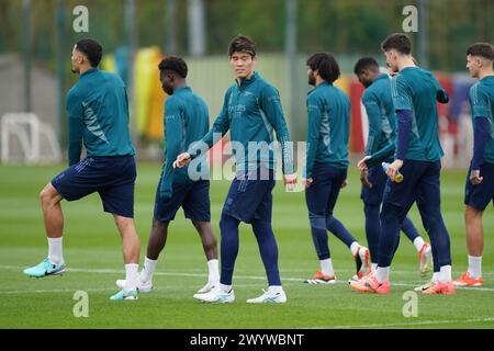 London Colney, Großbritannien. April 2024. Takehiro Tomiyasu von Arsenal während des Trainings der Arsenal-Mannschaft vor dem 1. Leg-Spiel der UEFA Champions League gegen Bayern München im Arsenal FC Training Centre, London Colney, England, Großbritannien am 8. April 2024 Credit: Every Second Media/Alamy Live News Stockfoto