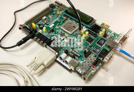 Entwicklungssystem für fortschrittliche GNSS-Galileo-Positionierungssystem-Empfänger, Electronics Lab, Tecnalia Research & Innovation, Zamudio, Bizkaia, Euskadi, Spanien. Stockfoto