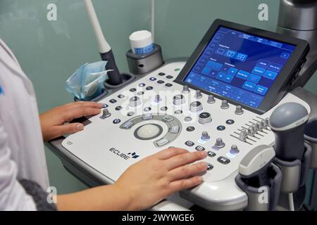 Ultraschalldiagnostik Systeme, Ultraschall 4d, Krankenhaus, Donostia, San Sebastian, Gipuzkoa, Baskenland, Spanien. Stockfoto